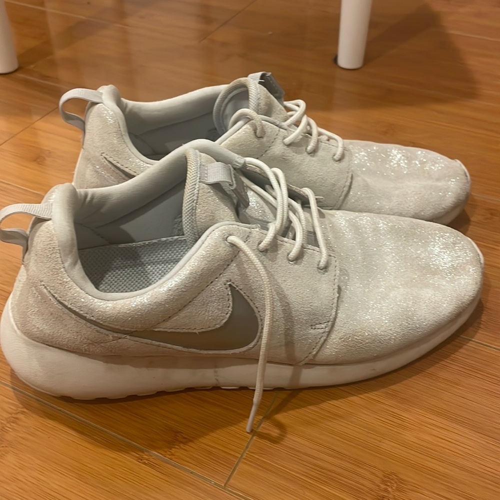 NIKE shoes